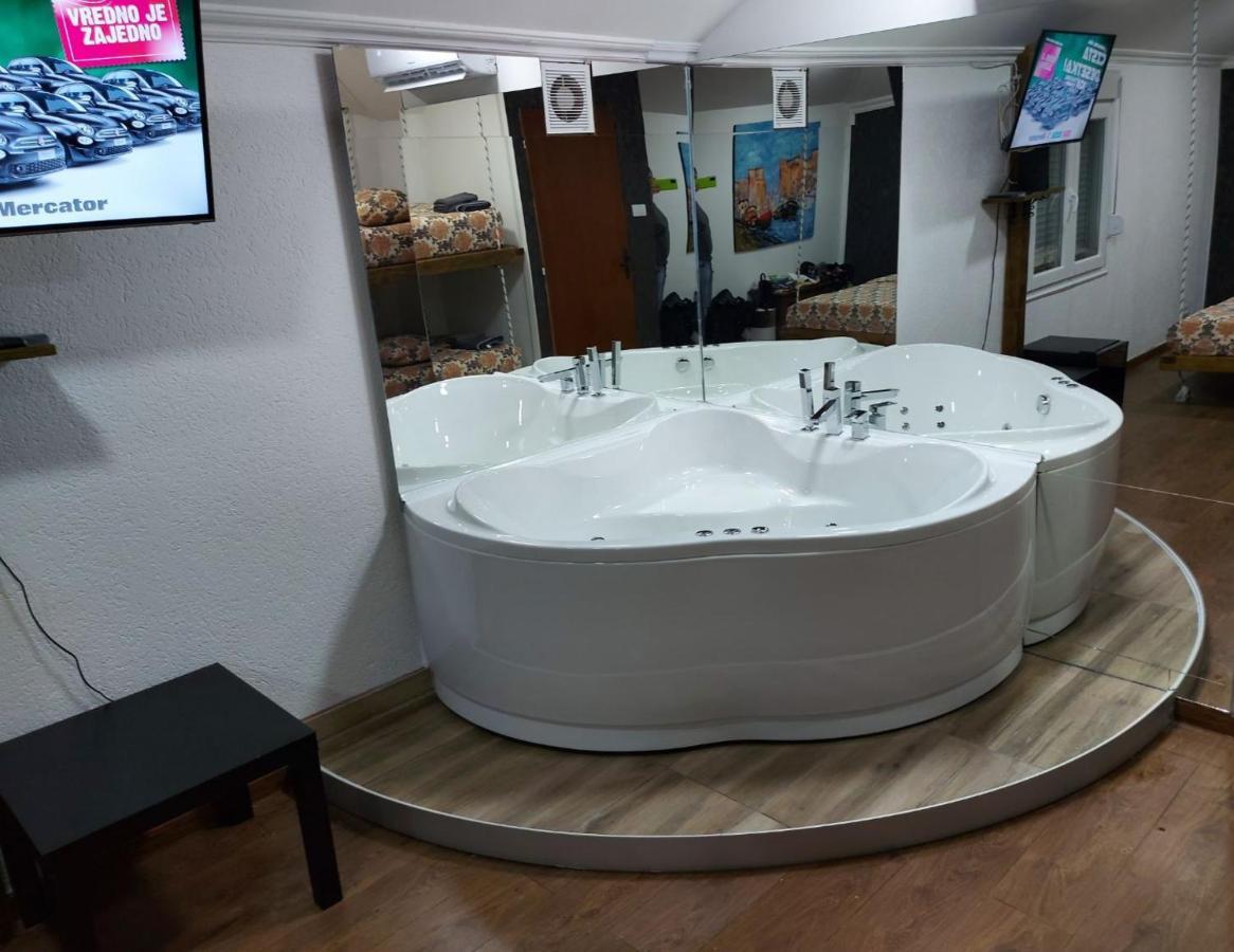 Mistik Secret Apartments Ягодина Екстер'єр фото